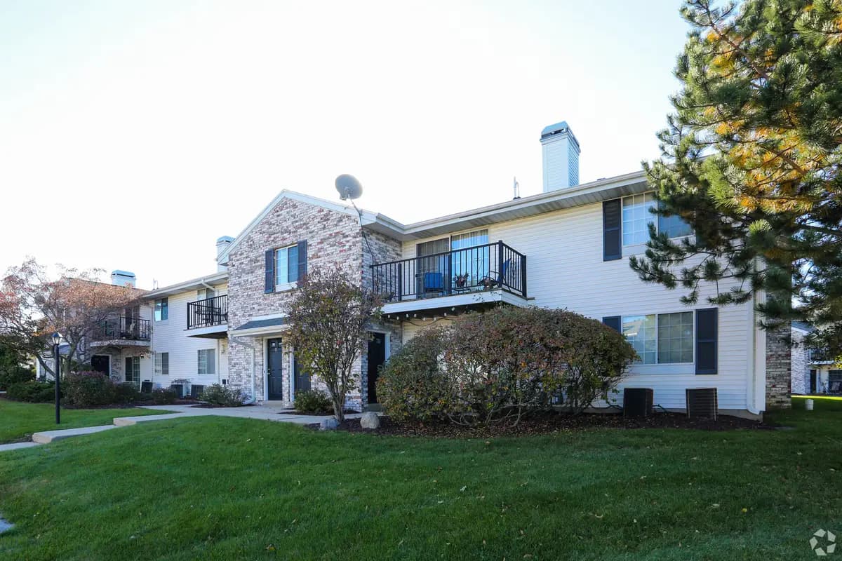 Milwaukee County apartments for rent - Property image - Wood Creek Apartments - 3