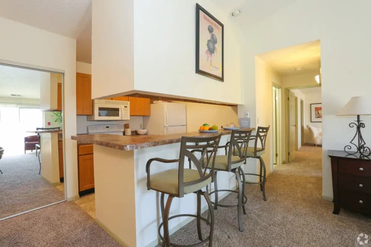 Milwaukee County apartments for rent - image - wood-creek-apartments-oak-creek-wi-kitchen.jpg