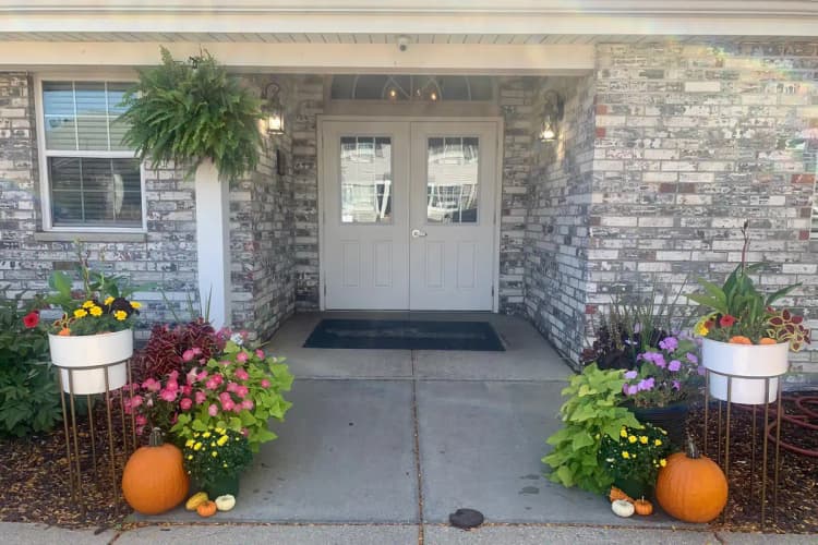Milwaukee County apartments for rent - image - wood-creek-apartments-oak-creek-wi-leasing-office.jpg