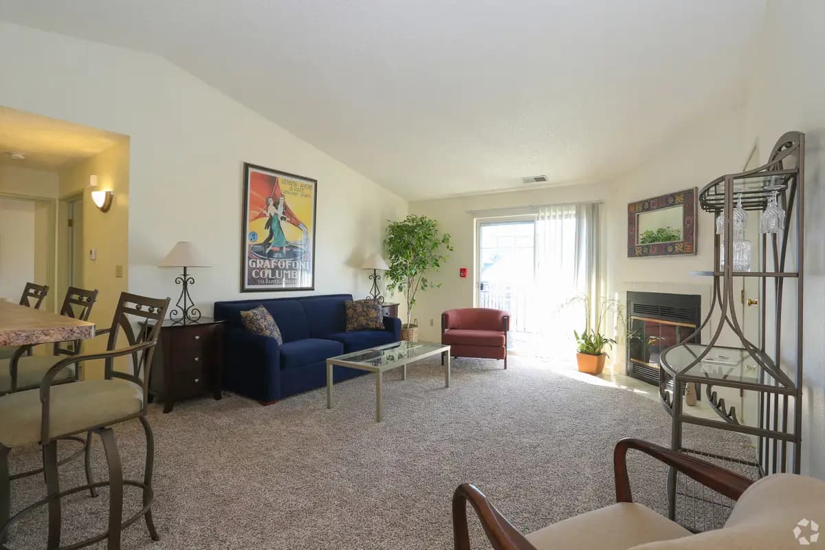 Milwaukee County apartments for rent - image - wood-creek-apartments-oak-creek-wi-living-room.jpg