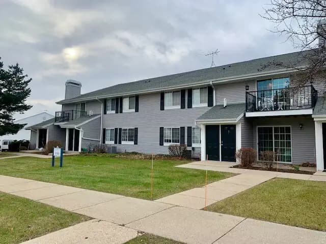Milwaukee County apartments for rent - image - wood-creek-apartments-oak-creek-wi-new-apartment-siding.jpg