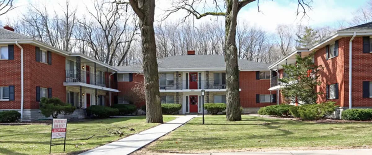 Milwaukee County apartments for rent - Property image - Northway Apartments - 1