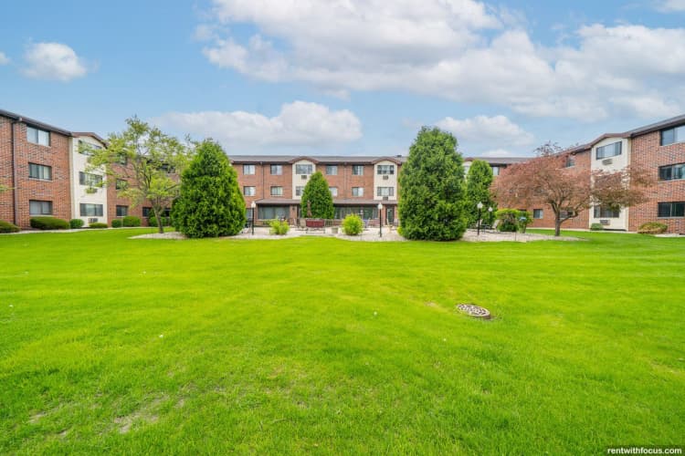 Milwaukee County apartments for rent - image - large (17).jpg