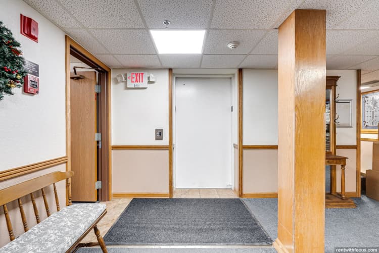 Milwaukee County apartments for rent - image - large (25).jpg