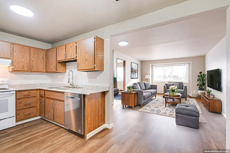 Milwaukee County apartments for rent - image - large (26).jpg
