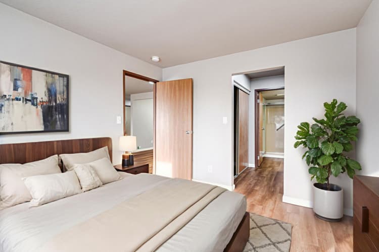Milwaukee County apartments for rent - image - large (29).jpg