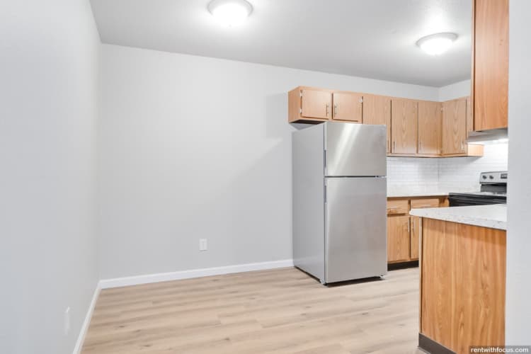 Milwaukee County apartments for rent - image - large (39).jpg