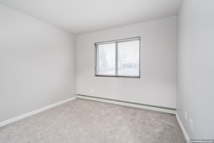 Milwaukee County apartments for rent - image - large (42).jpg