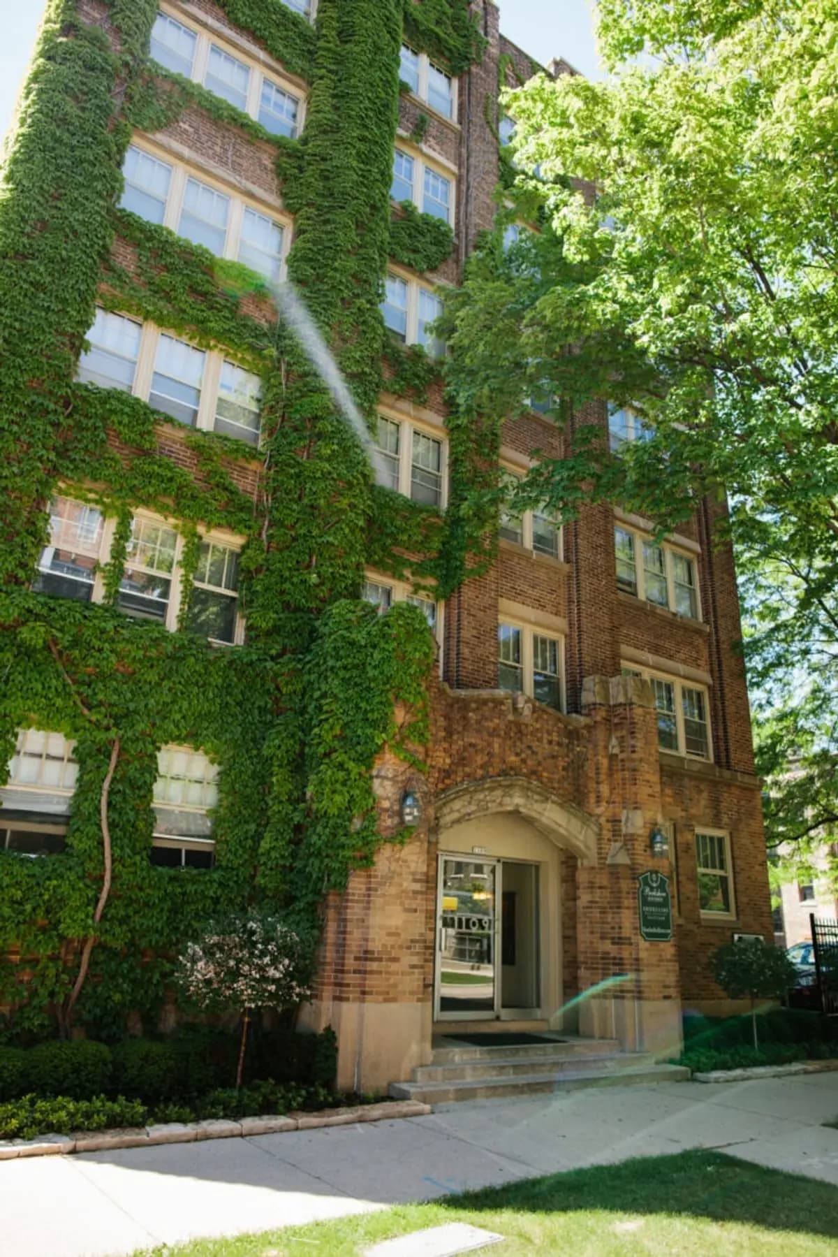 Milwaukee County apartments for rent - Property image - Berkshire - 1