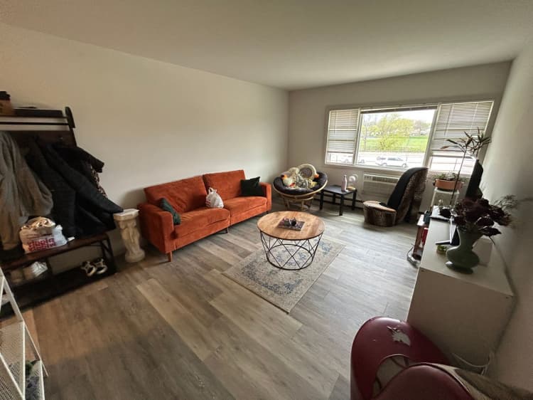 Milwaukee County apartments for rent - image - large (88).jpeg