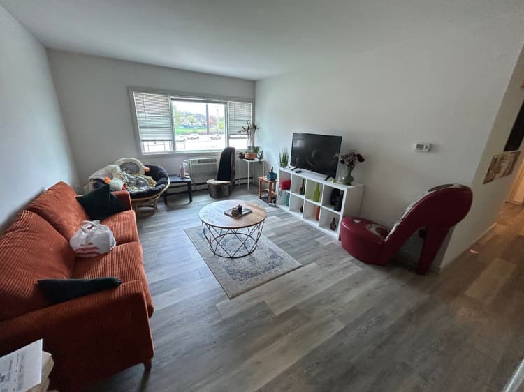 Milwaukee County apartments for rent - image - large (73).jpeg