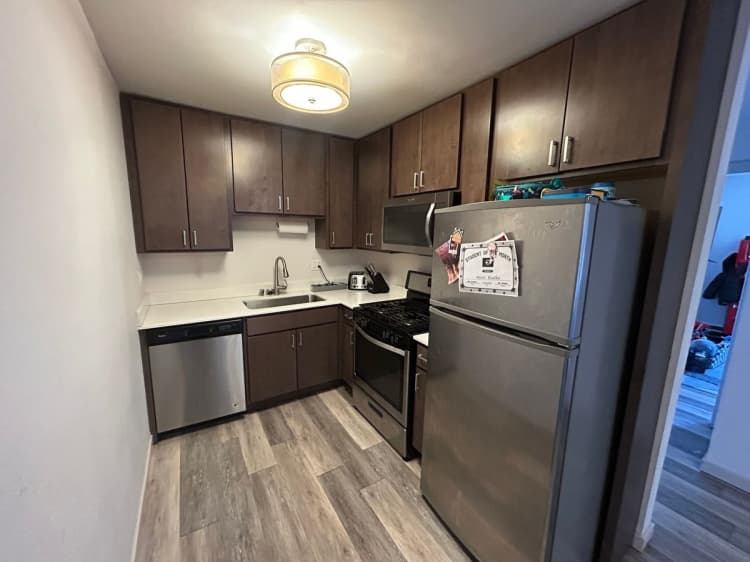 Milwaukee County apartments for rent - image - large (30).jpeg