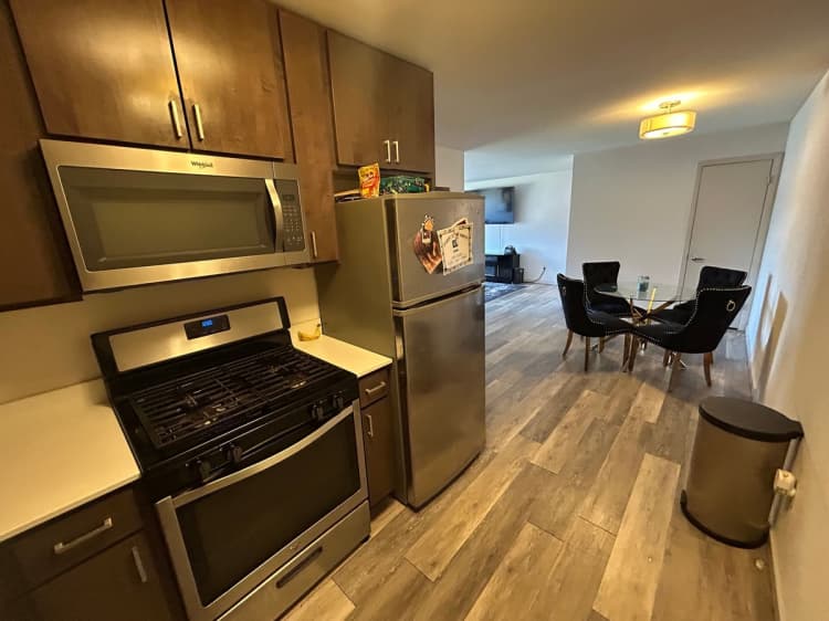 Milwaukee County apartments for rent - image - large (31).jpeg