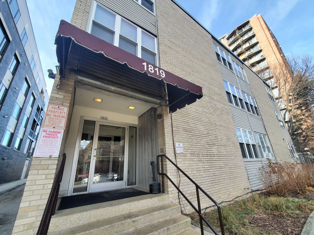 Milwaukee County apartments for rent - image - large.jpg