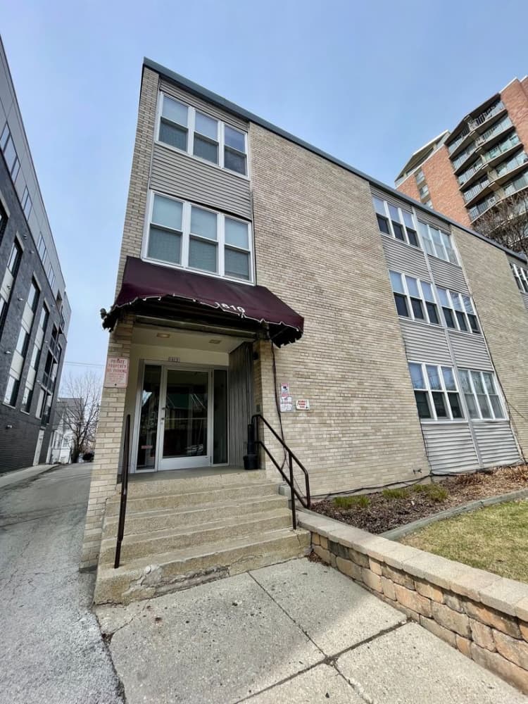 Milwaukee County apartments for rent - image - large (49).jpeg