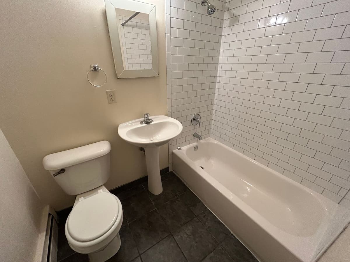Milwaukee County apartments for rent - image - large (48).jpeg