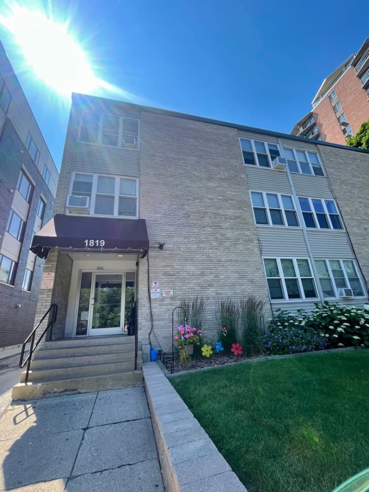 Milwaukee County apartments for rent - image - large (42).jpeg