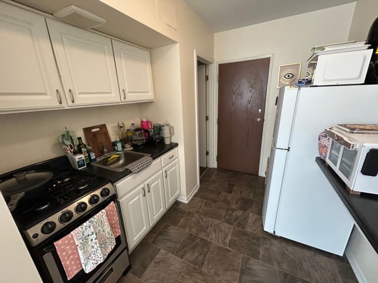 Milwaukee County apartments for rent - image - large (21).jpeg