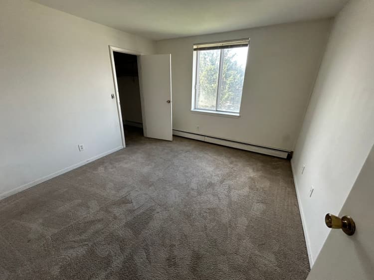 Milwaukee County apartments for rent - image - large (35).jpeg