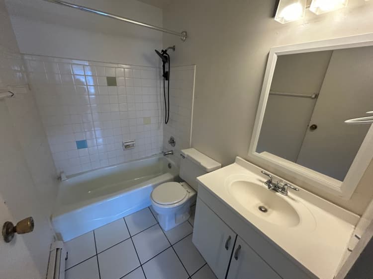 Milwaukee County apartments for rent - image - large (38).jpeg