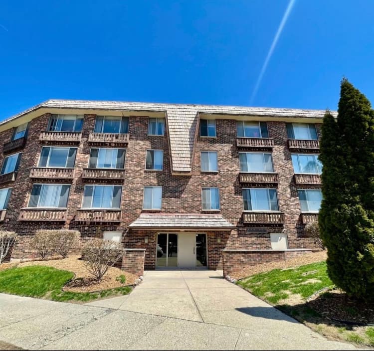 Milwaukee County apartments for rent - image - large (21).jpeg