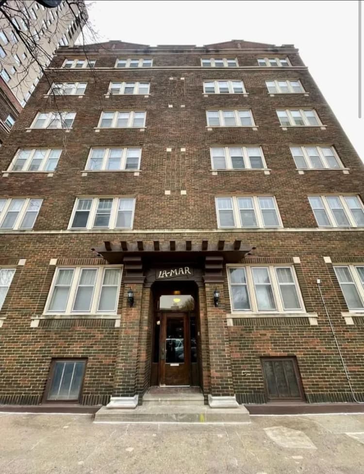 Milwaukee County apartments for rent - image - imgi_21_large.webp