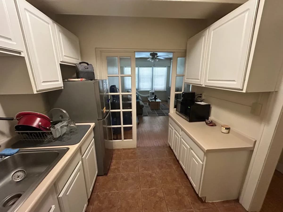 Milwaukee County apartments for rent - Property image - 903 E Kilbourn Ave - 3