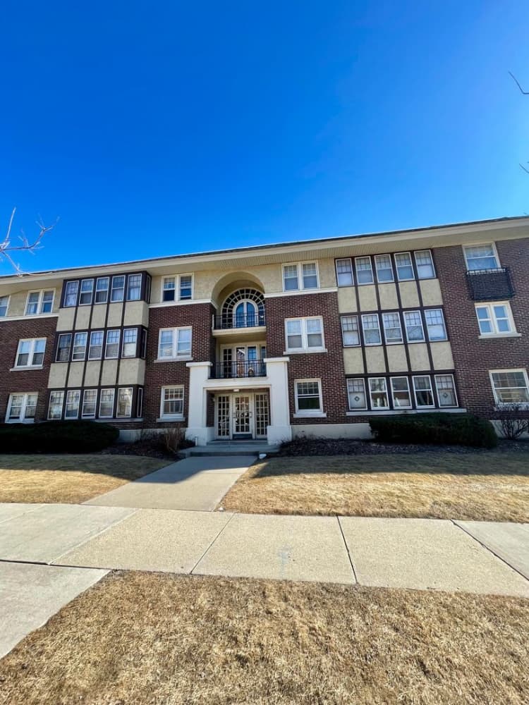 Milwaukee County apartments for rent - image - large (18).jpeg