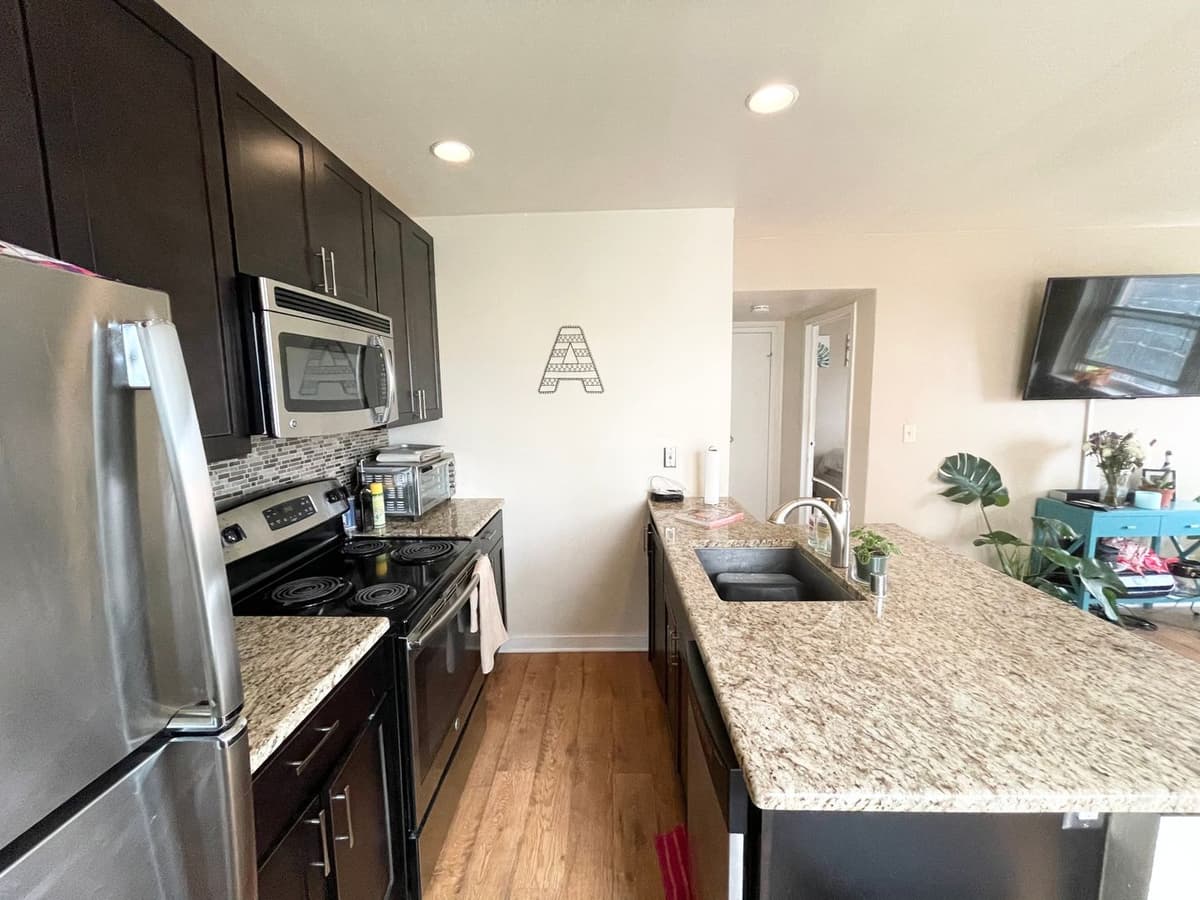 Milwaukee County apartments for rent - image - large - 2026-04-30T171751.425.jpeg