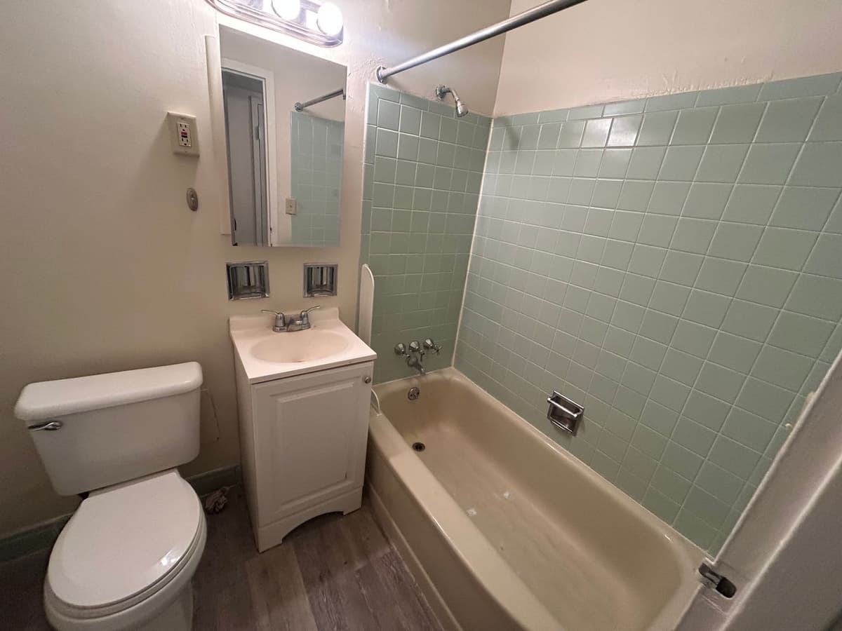 Milwaukee County apartments for rent - image - large - 2026-04-30T171724.750.jpeg