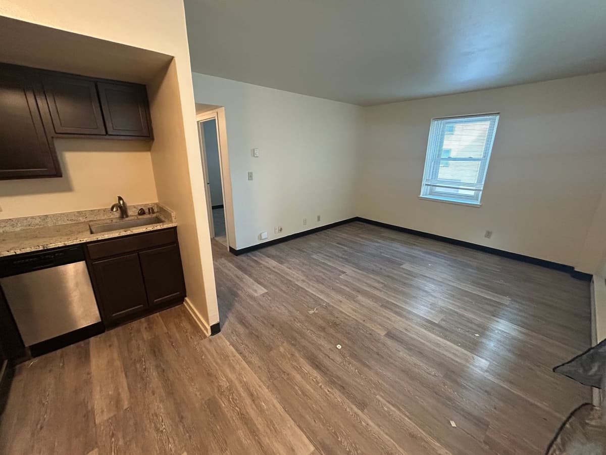 Milwaukee County apartments for rent - image - large - 2026-04-30T171704.490.jpeg