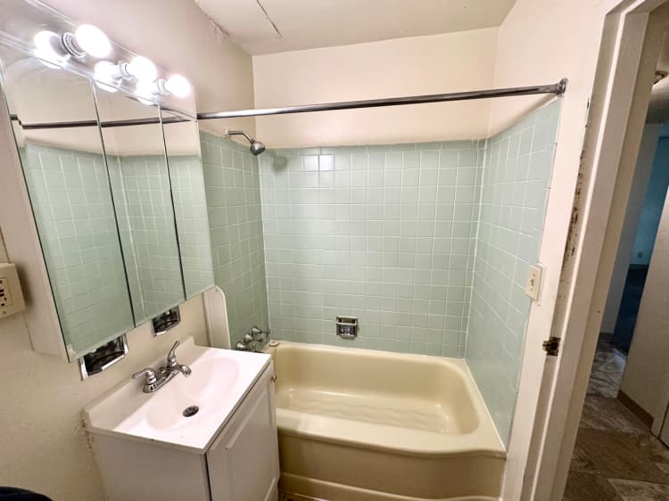 Milwaukee County apartments for rent - image - large (78).jpeg