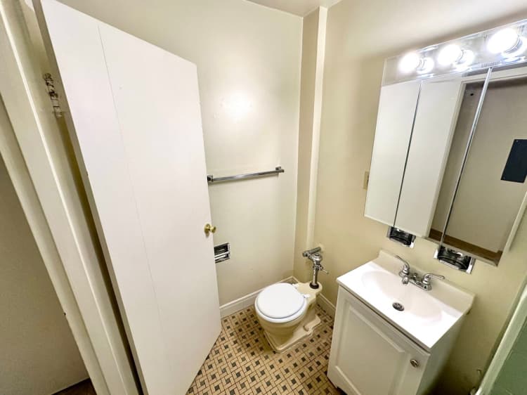 Milwaukee County apartments for rent - image - large (77).jpeg