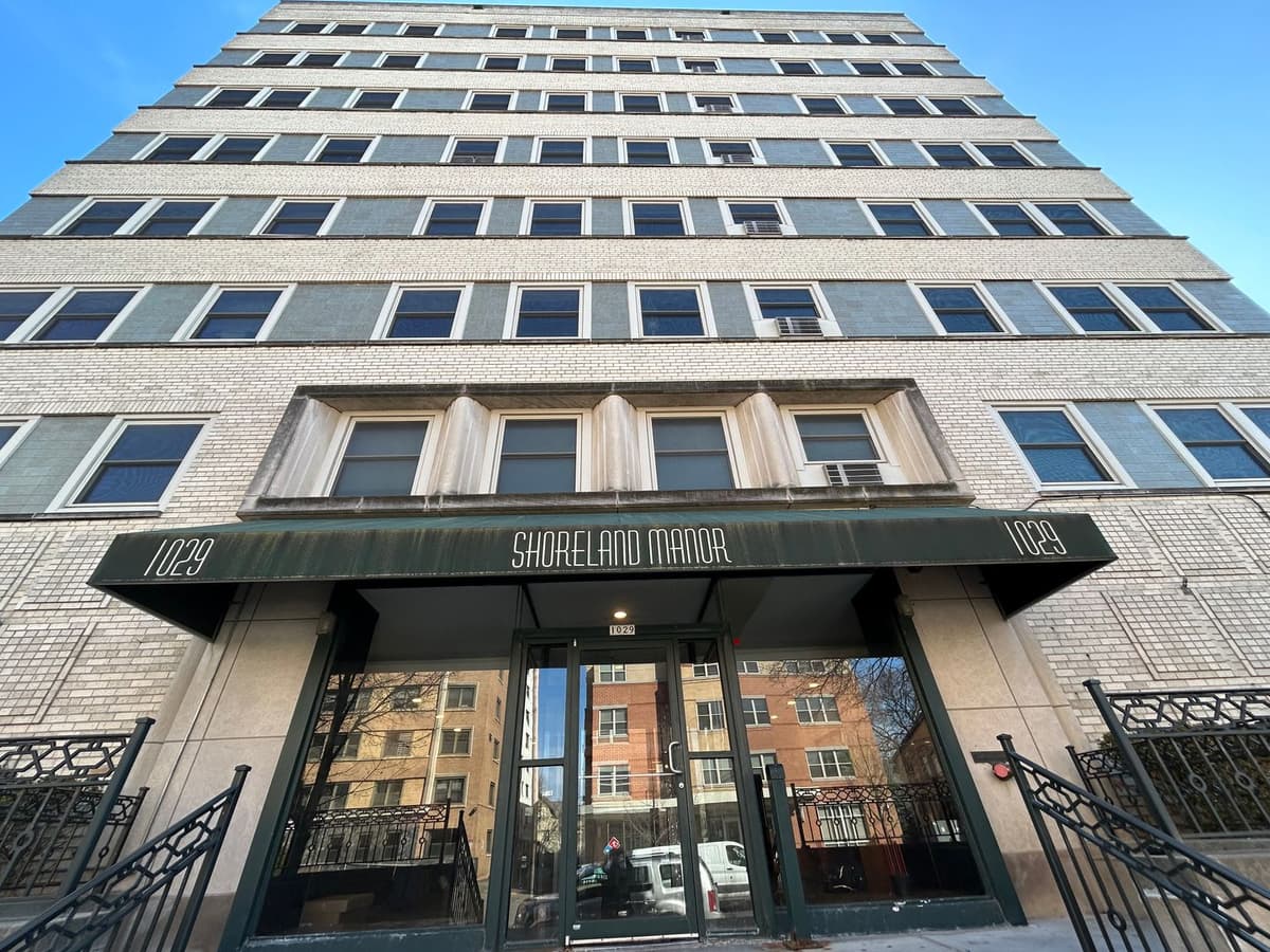 Milwaukee County apartments for rent - image - large (70).jpeg