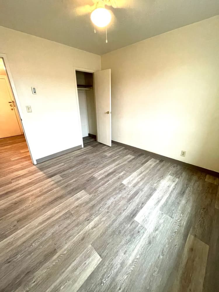 Milwaukee County apartments for rent - image - large (67).jpeg