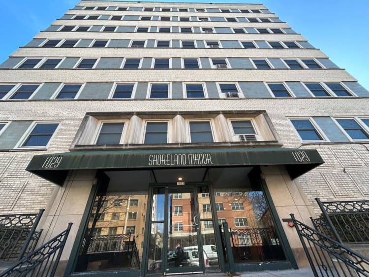 Milwaukee County apartments for rent - image - large (45).jpeg
