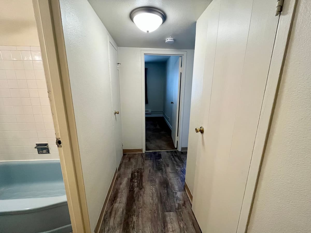 Milwaukee County apartments for rent - image - large (15).jpeg