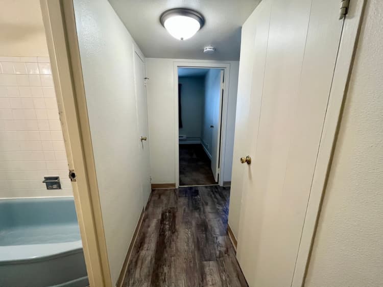 Milwaukee County apartments for rent - image - large (15).jpeg