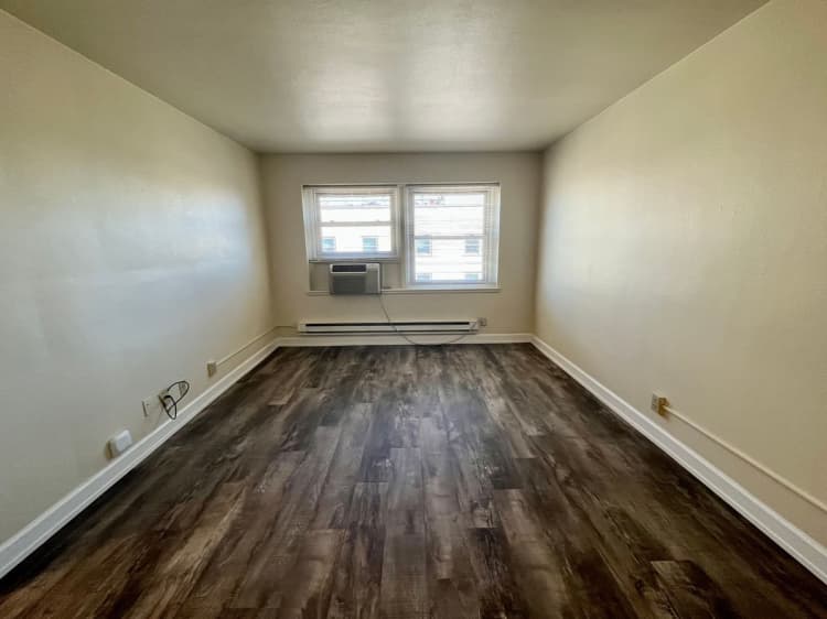 Milwaukee County apartments for rent - image - large (16).jpeg