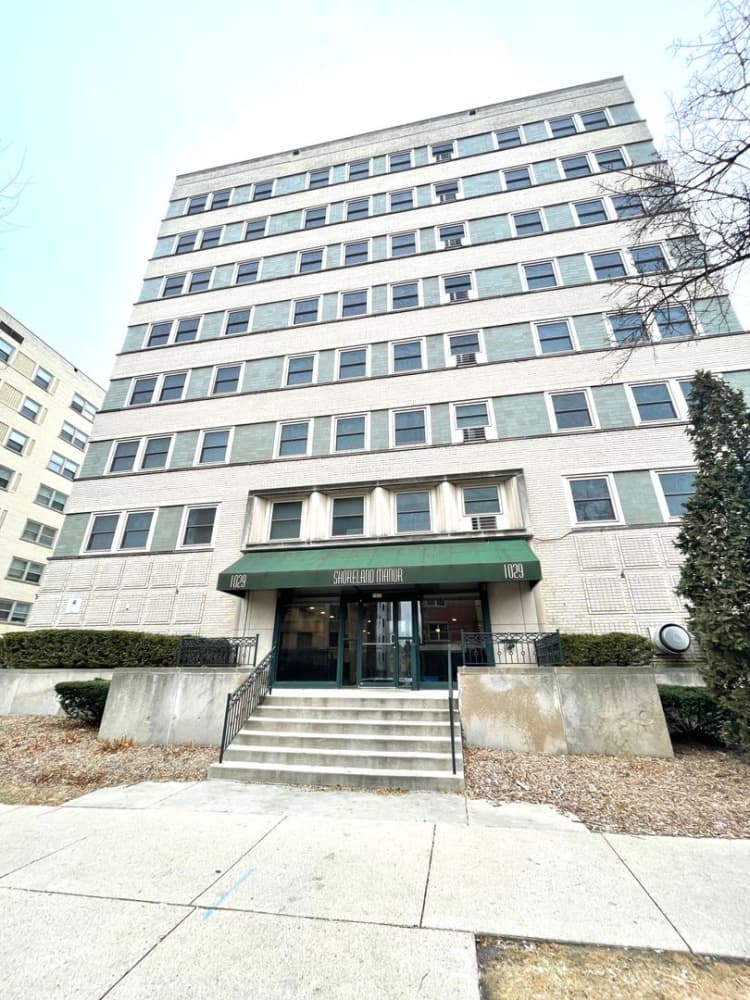 Milwaukee County apartments for rent - image - large (9).jpeg