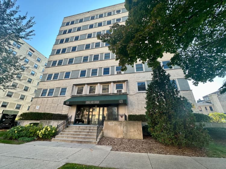 Milwaukee County apartments for rent - image - large (35).jpeg