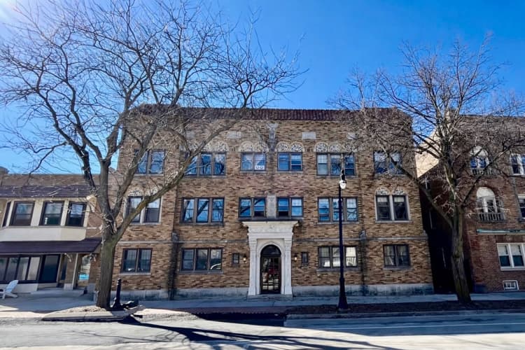 Milwaukee County apartments for rent - image - large (8).jpeg