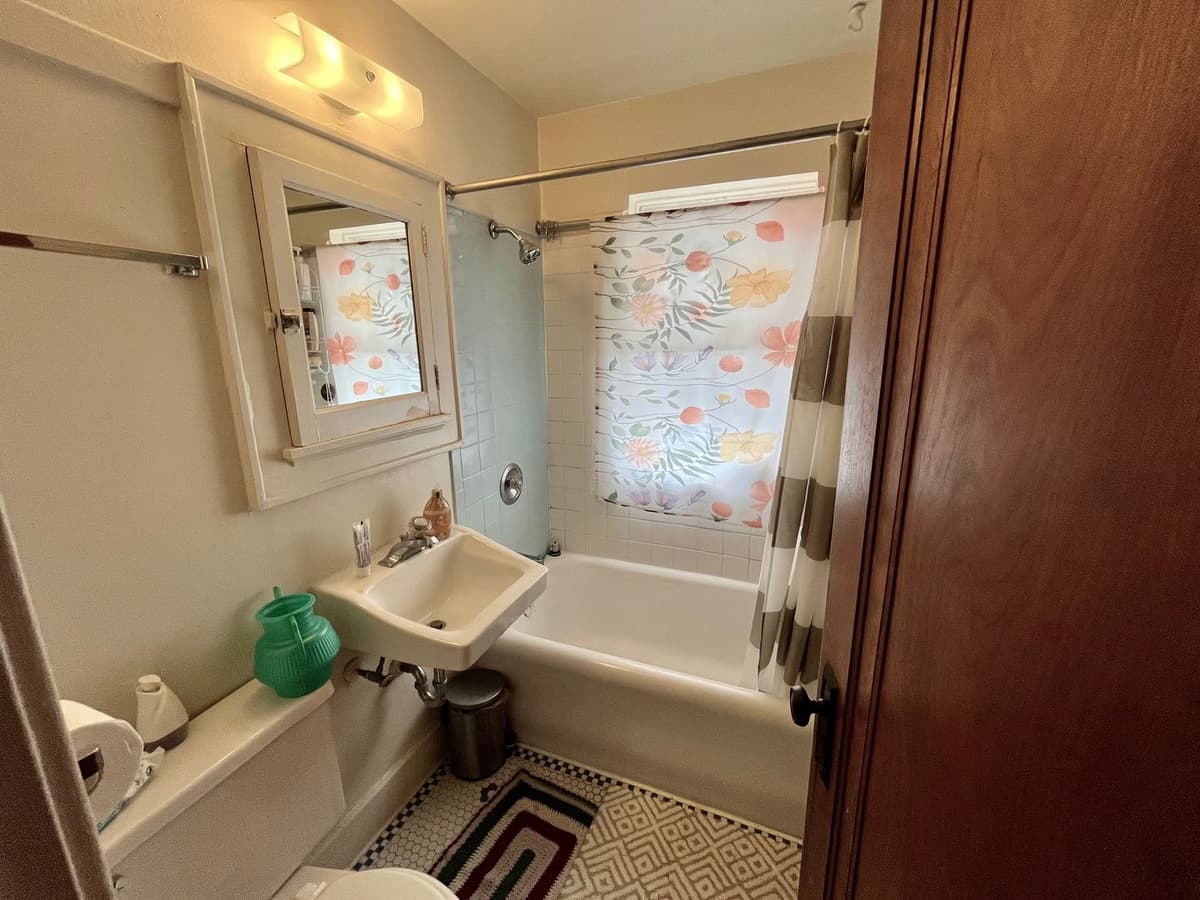 Milwaukee County apartments for rent - image - large (17).jpeg