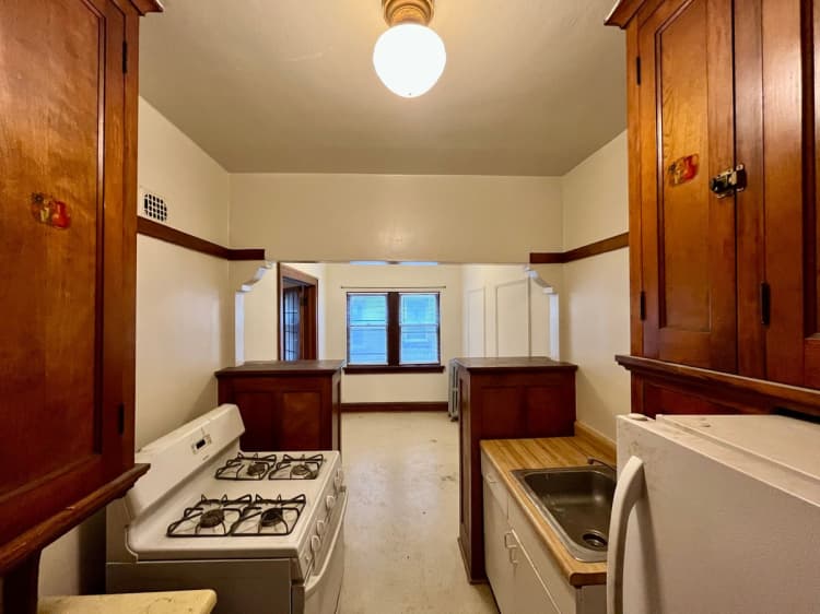 Milwaukee County apartments for rent - image - large (5).jpeg
