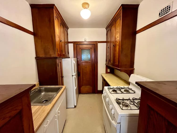 Milwaukee County apartments for rent - image - large (4).jpeg