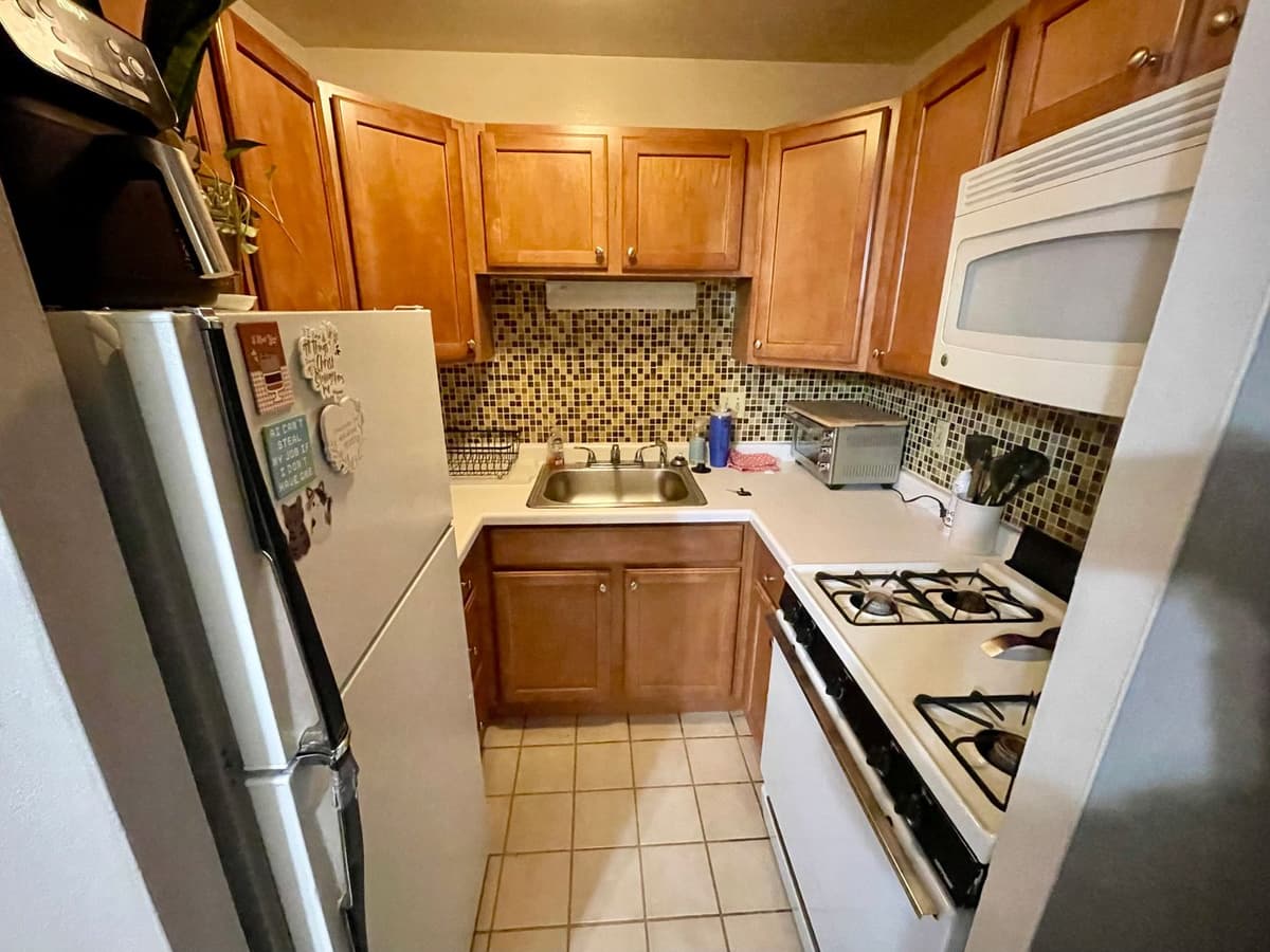 Milwaukee County apartments for rent - Property image - 3445 N Oakland Ave - 2
