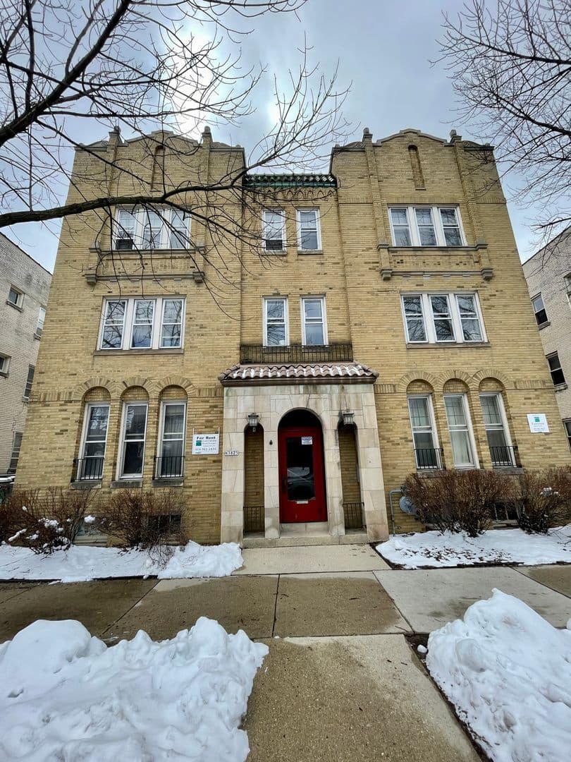 Milwaukee County apartments for rent - Property image - 3825 N Oakland Ave - 1