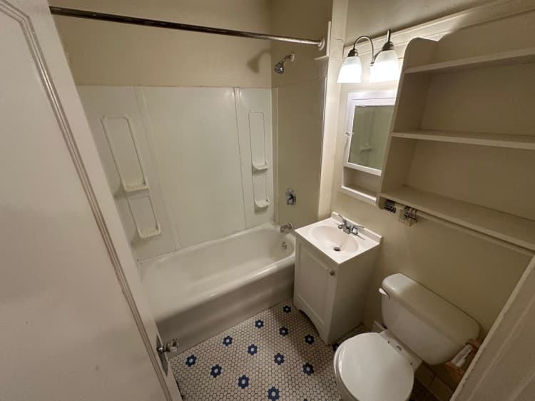 Milwaukee County apartments for rent - image - large (19).jpeg