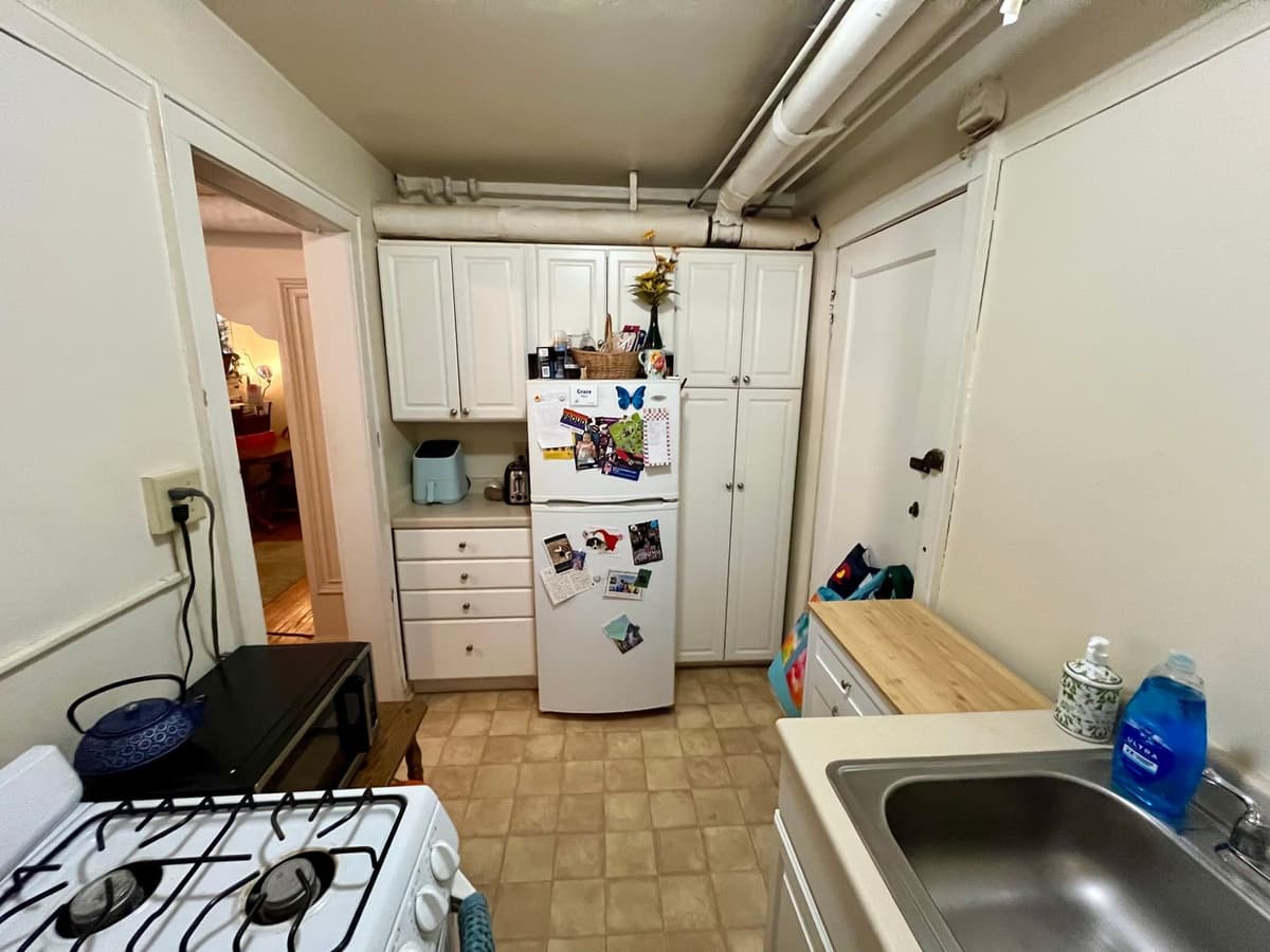 Milwaukee County apartments for rent - image - large (4).jpeg