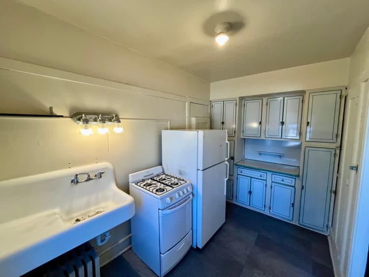 Milwaukee County apartments for rent - image - large (5).jpeg